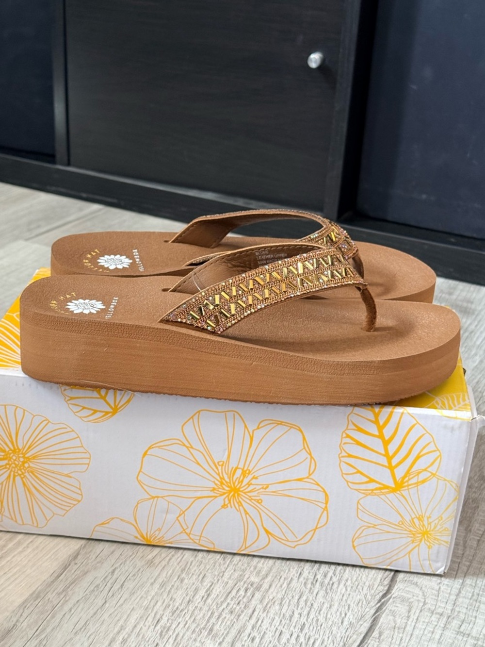 New Yellow Box Mellow Mat Blume Toast sandals size 7.5 - Picture 2 of 9